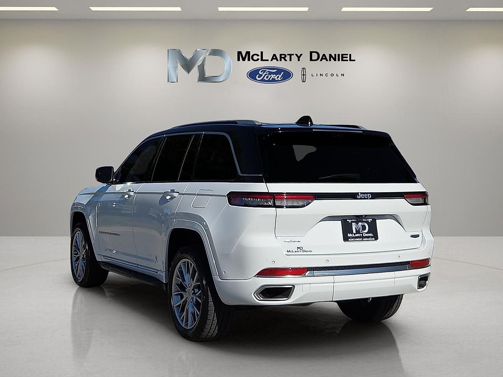 2023 Jeep Grand Cherokee Summit