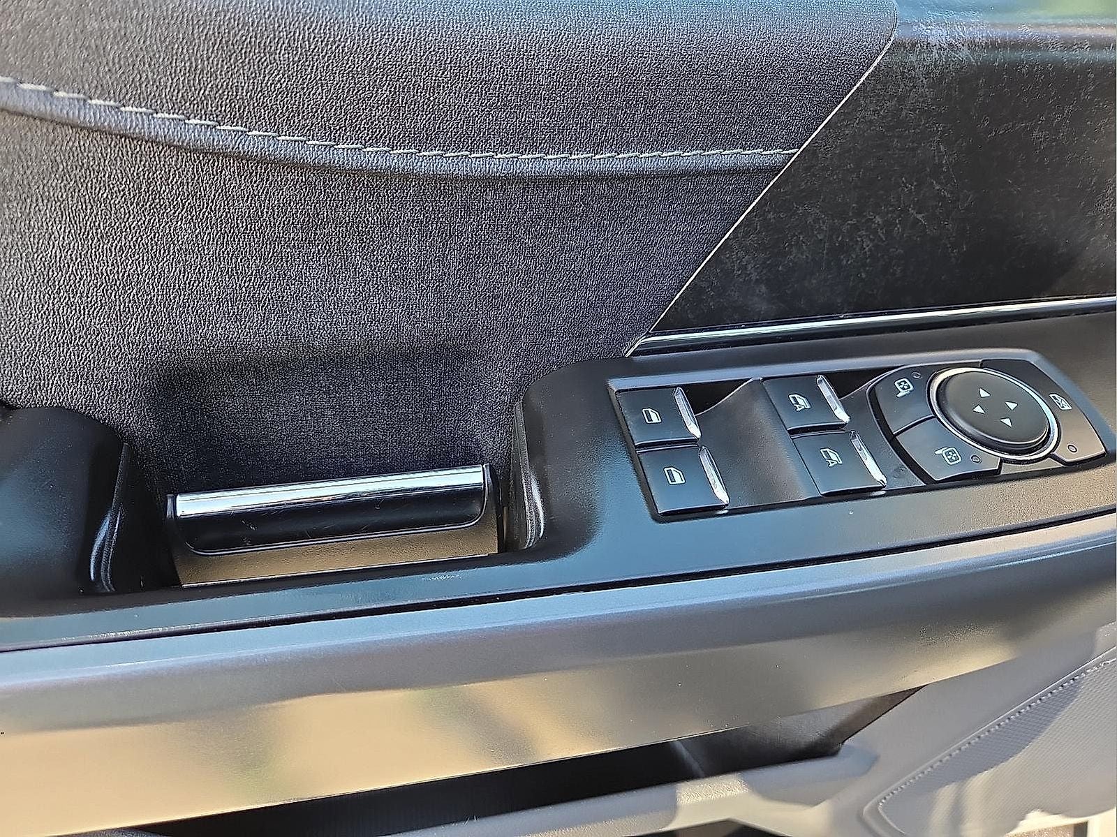 2023 Ford F-150 Lightning XLT