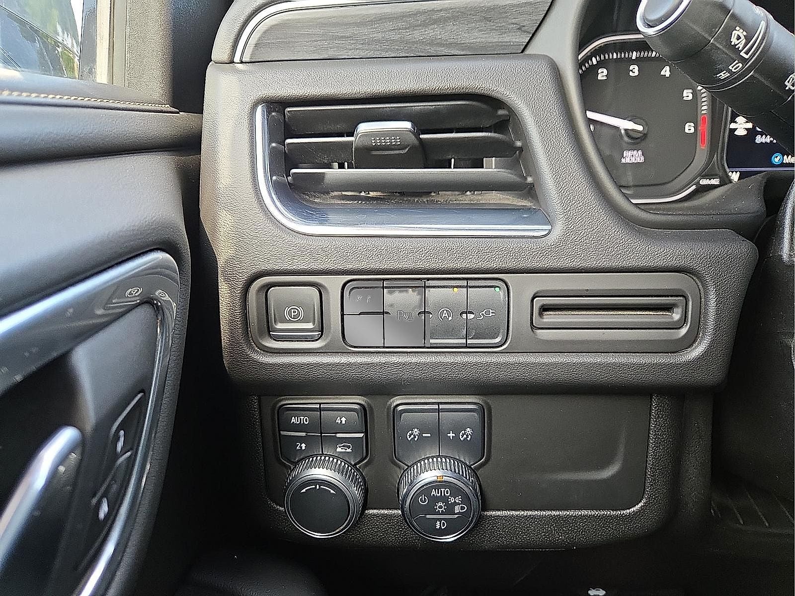 2021 GMC Yukon XL SLT