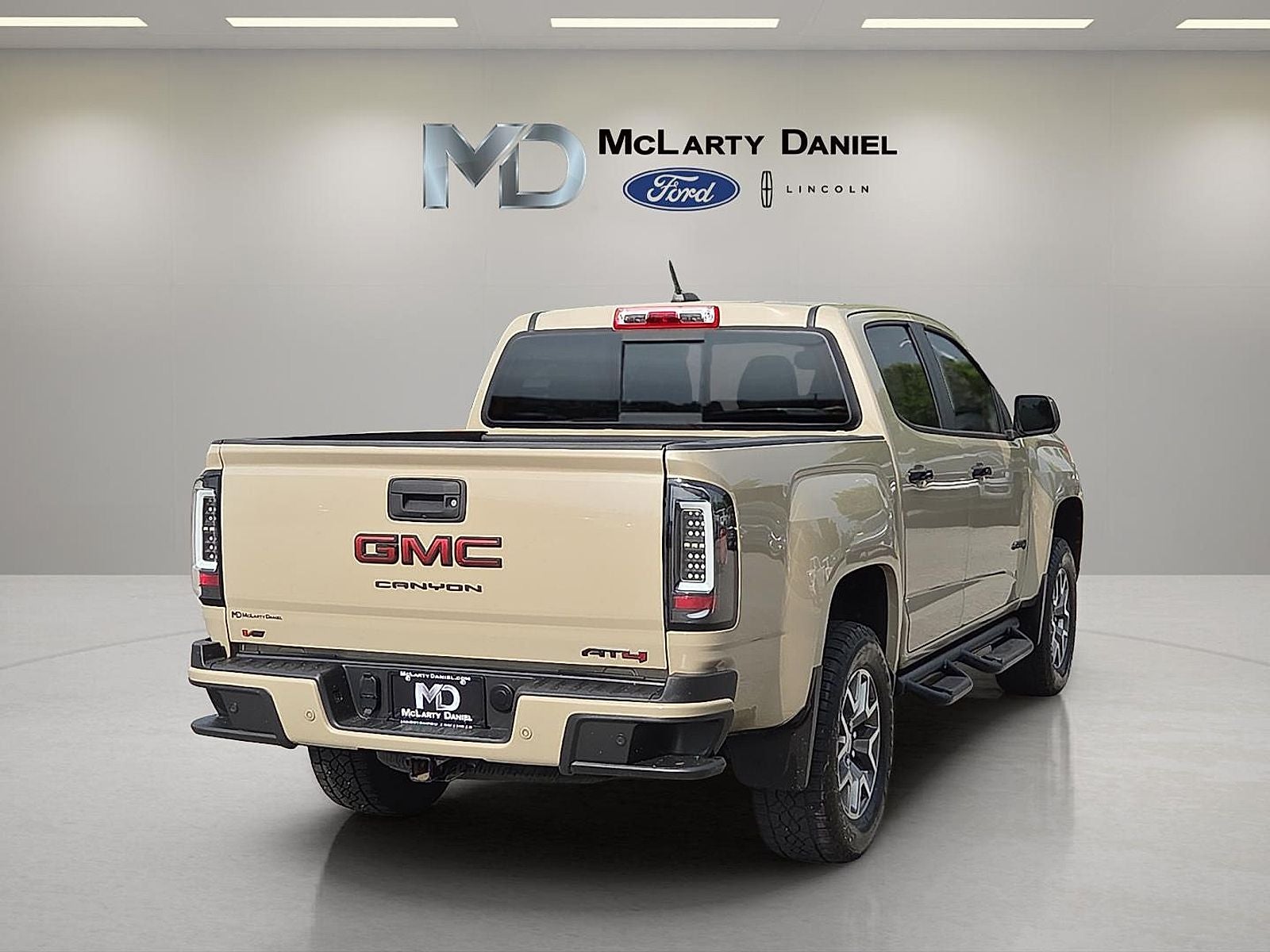 2022 GMC Canyon AT4 w/Leather