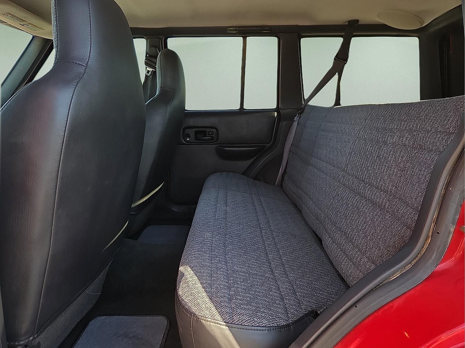 2001 Jeep Cherokee Sport