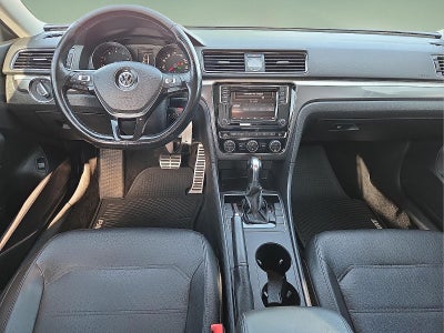 2017 Volkswagen Passat 1.8T R-Line