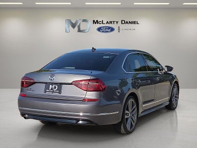 2017 Volkswagen Passat 1.8T R-Line
