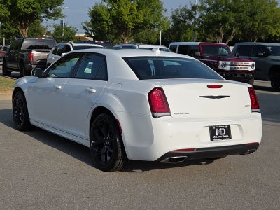 2022 Chrysler 300 Touring