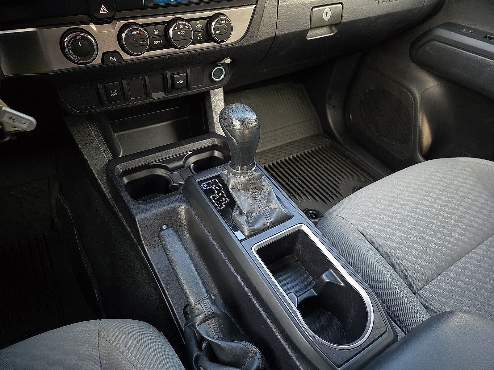 2022 Toyota Tacoma SR V6