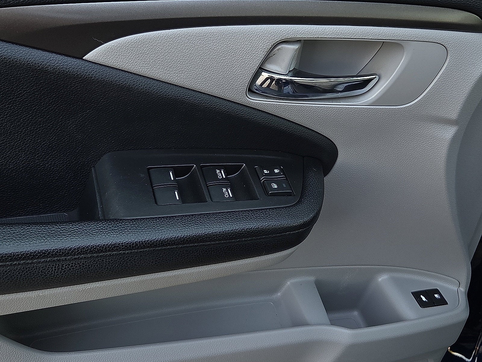 2017 Honda Pilot EX-L w/Rear Entertainment System