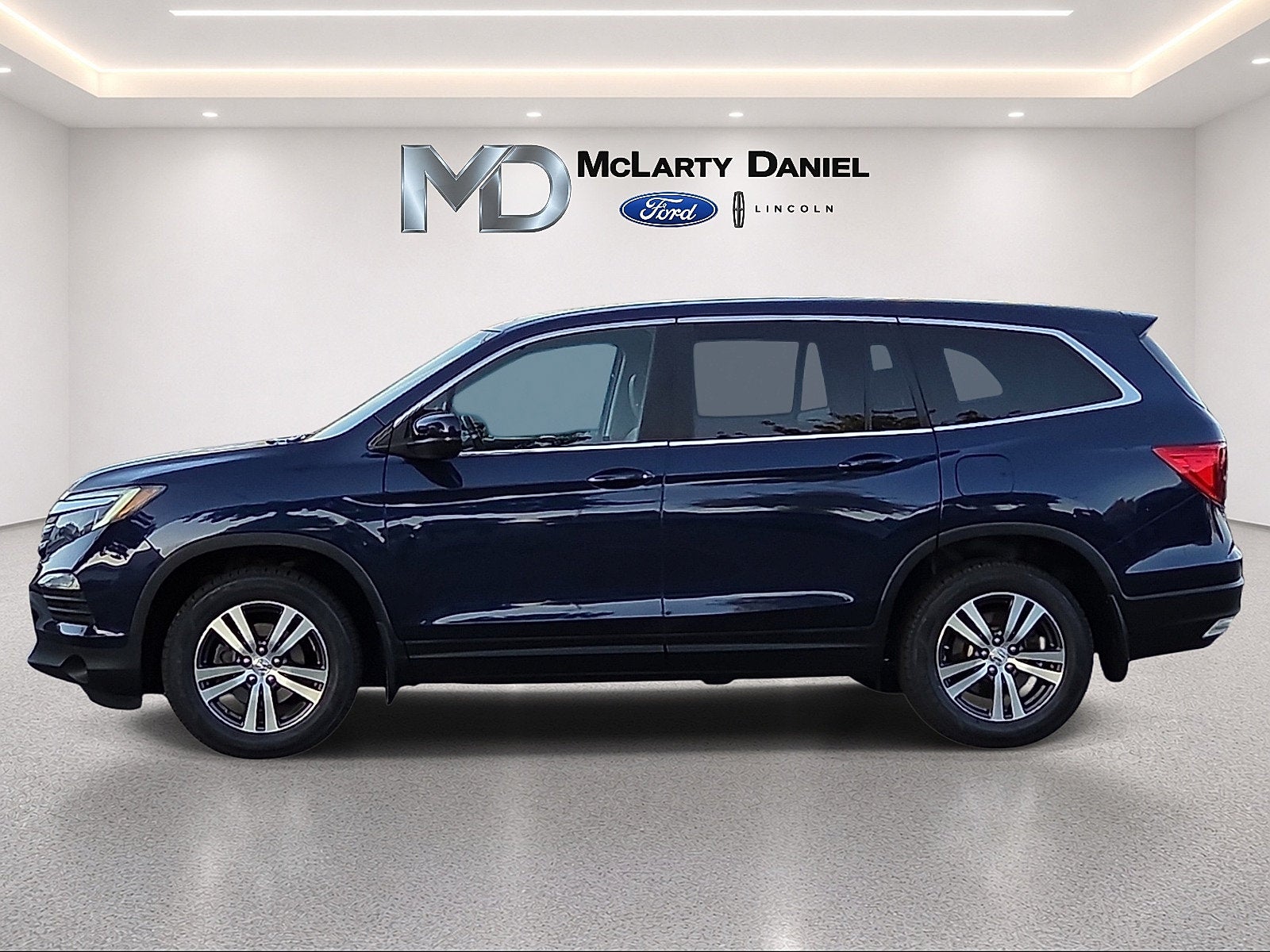 2017 Honda Pilot EX-L w/Rear Entertainment System
