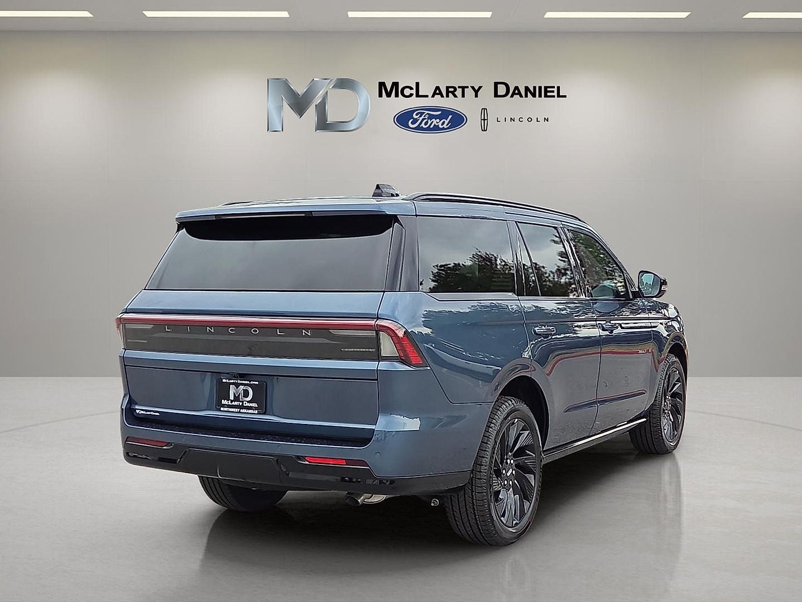 2027 Lincoln Navigator Reserve