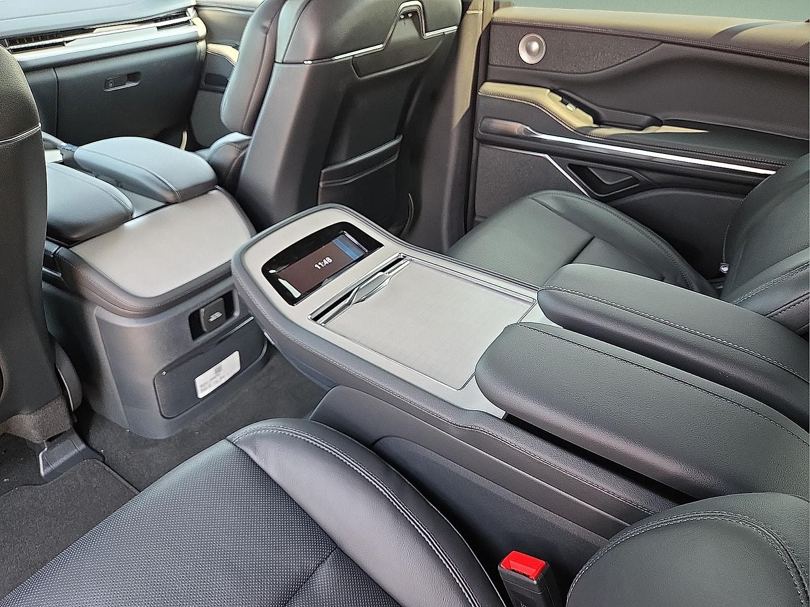 2027 Lincoln Navigator Reserve