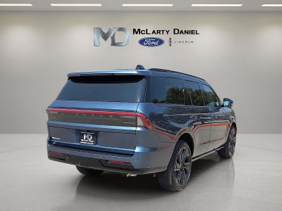 2027 Lincoln Navigator Reserve