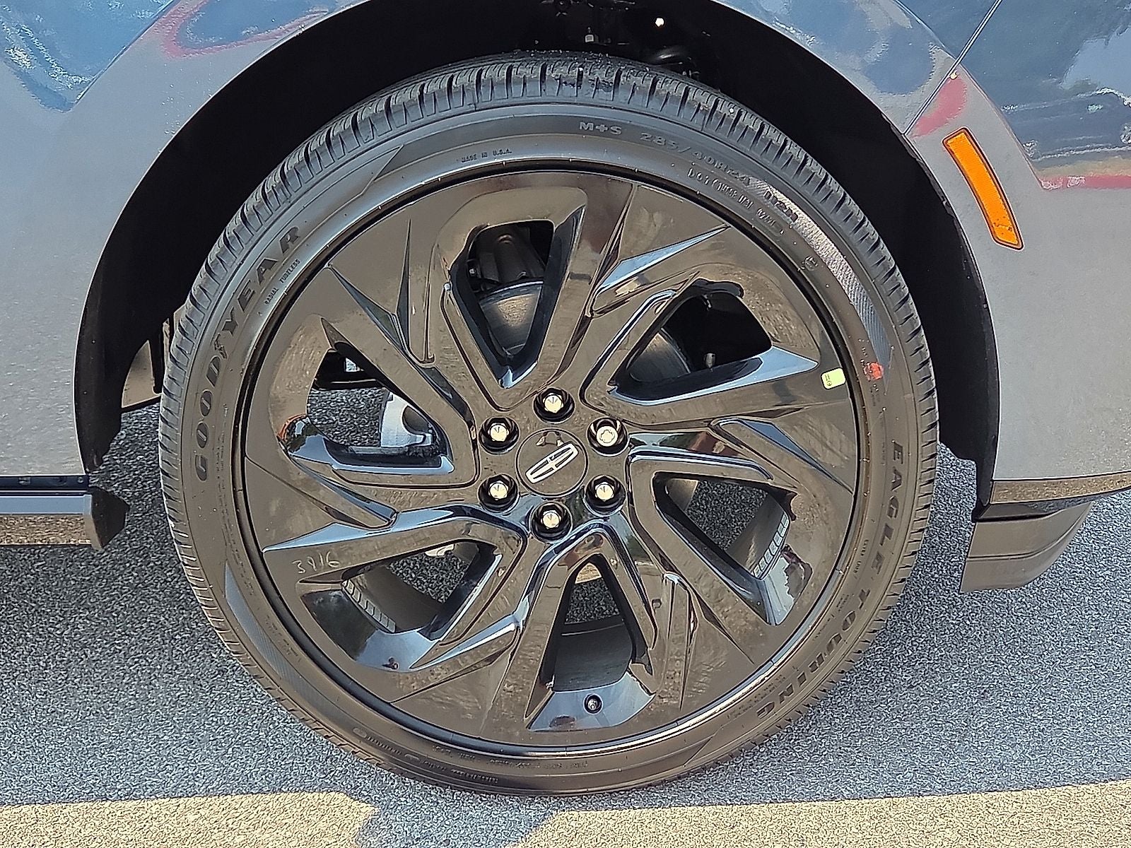 2027 Lincoln Navigator Reserve