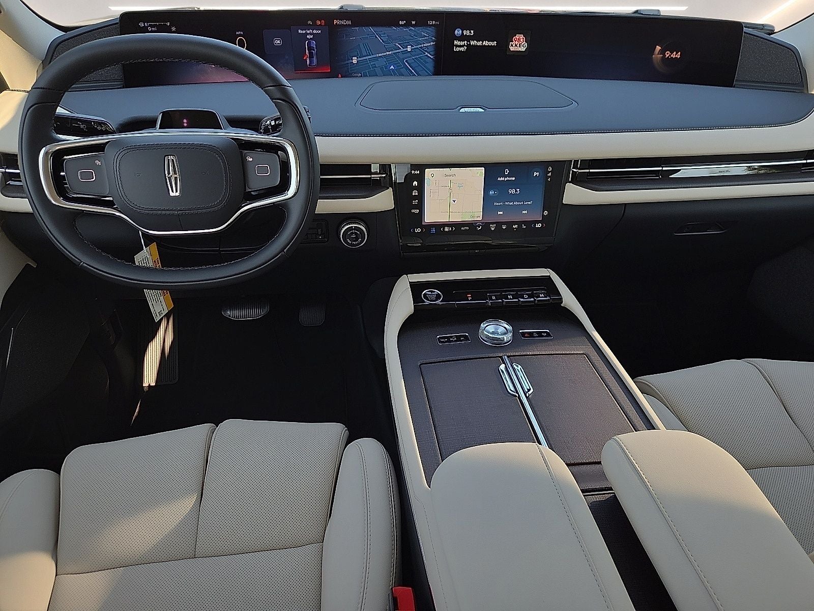 2027 Lincoln Navigator Reserve