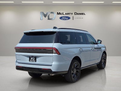 2027 Lincoln Navigator Reserve