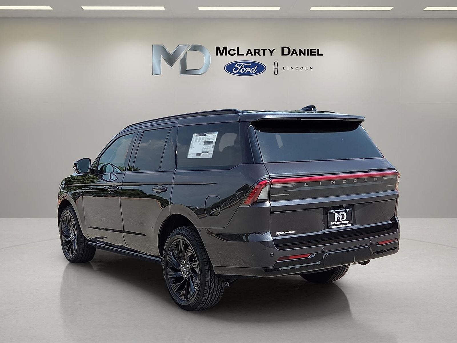 2027 Lincoln Navigator Reserve