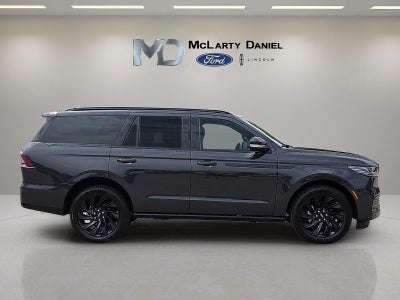 2027 Lincoln Navigator Reserve