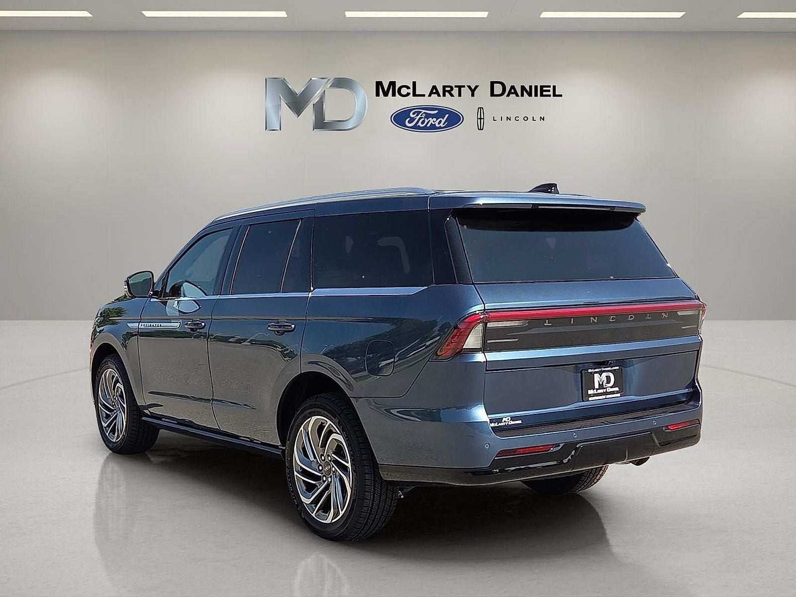 2027 Lincoln Navigator Reserve