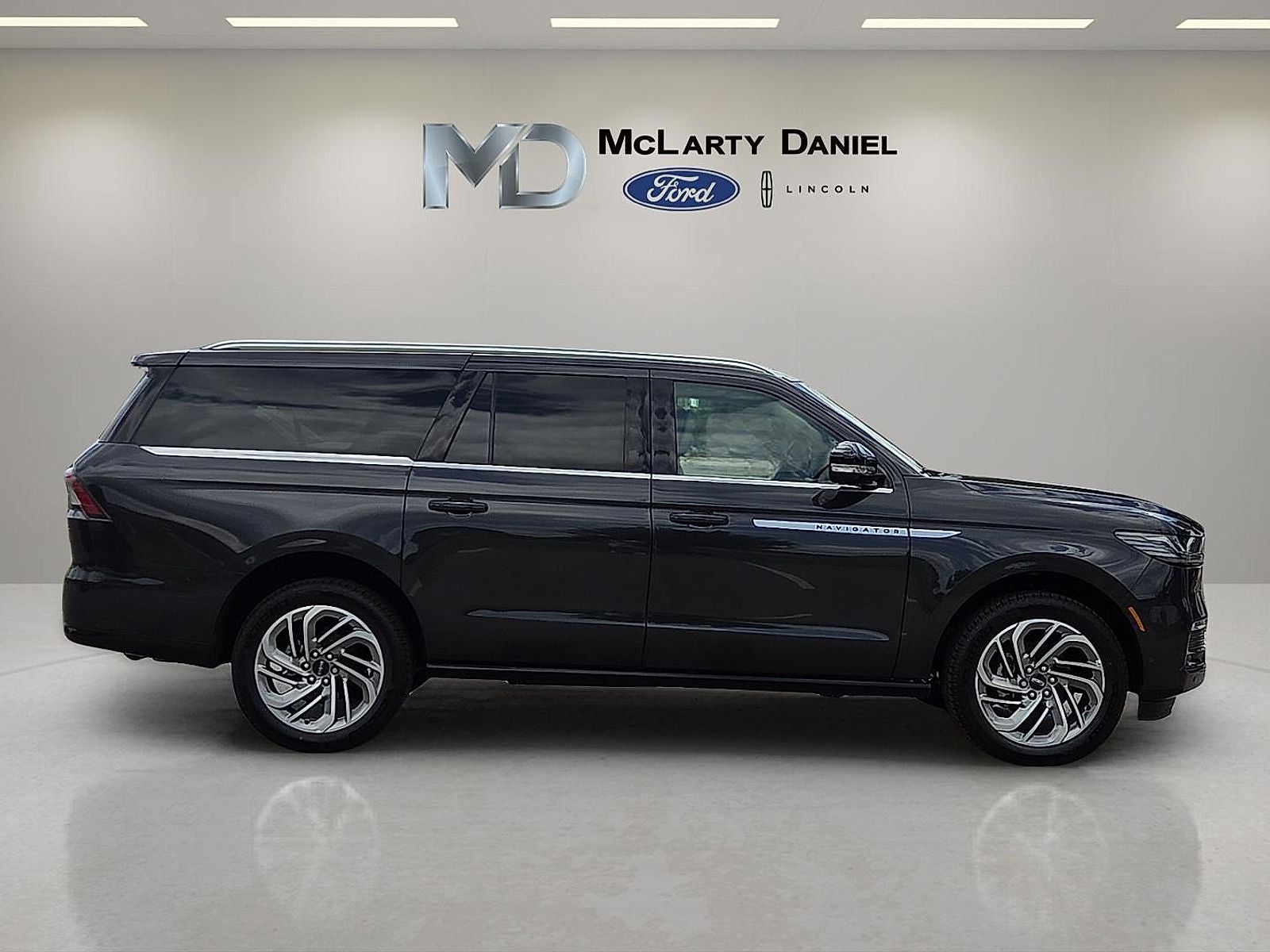 2025 Lincoln Navigator L Reserve