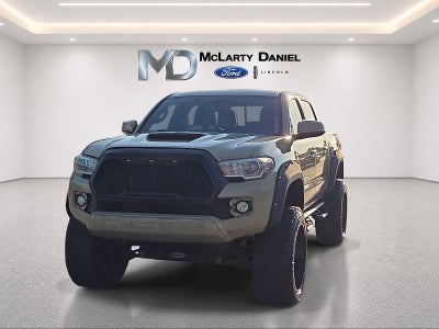 2017 Toyota Tacoma TRD Sport