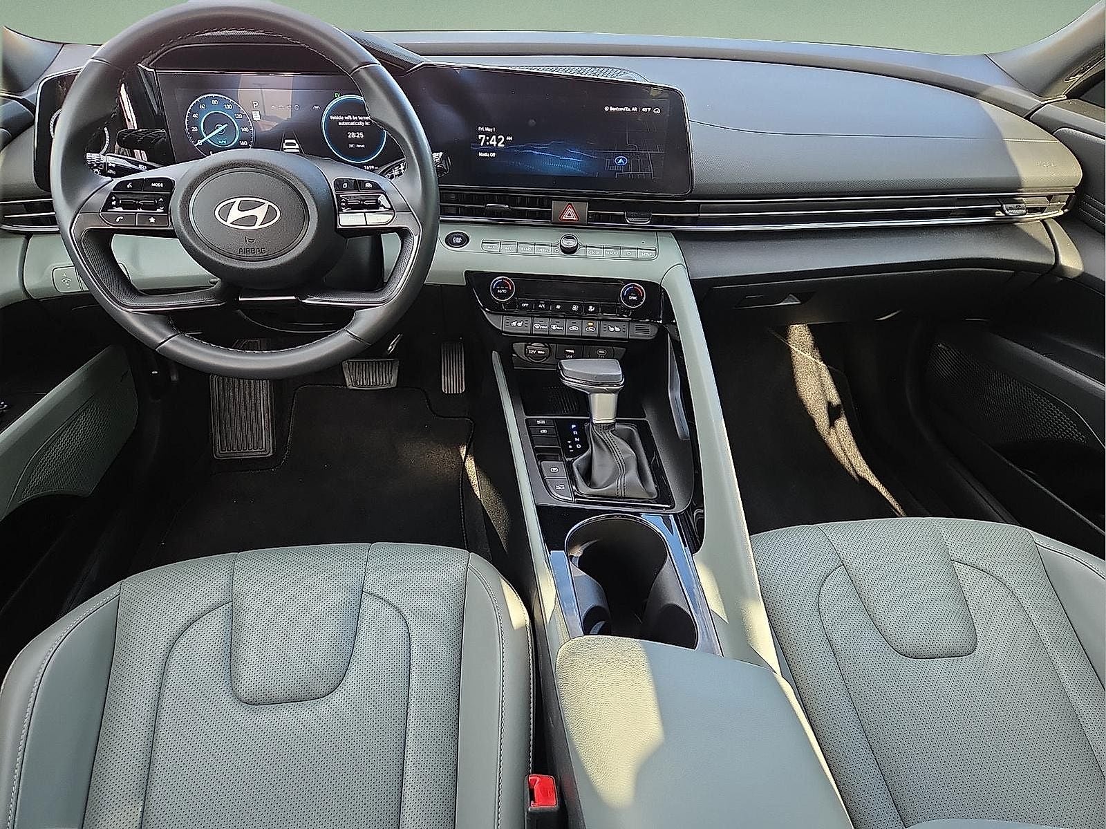 2025 Hyundai Elantra Hybrid Limited