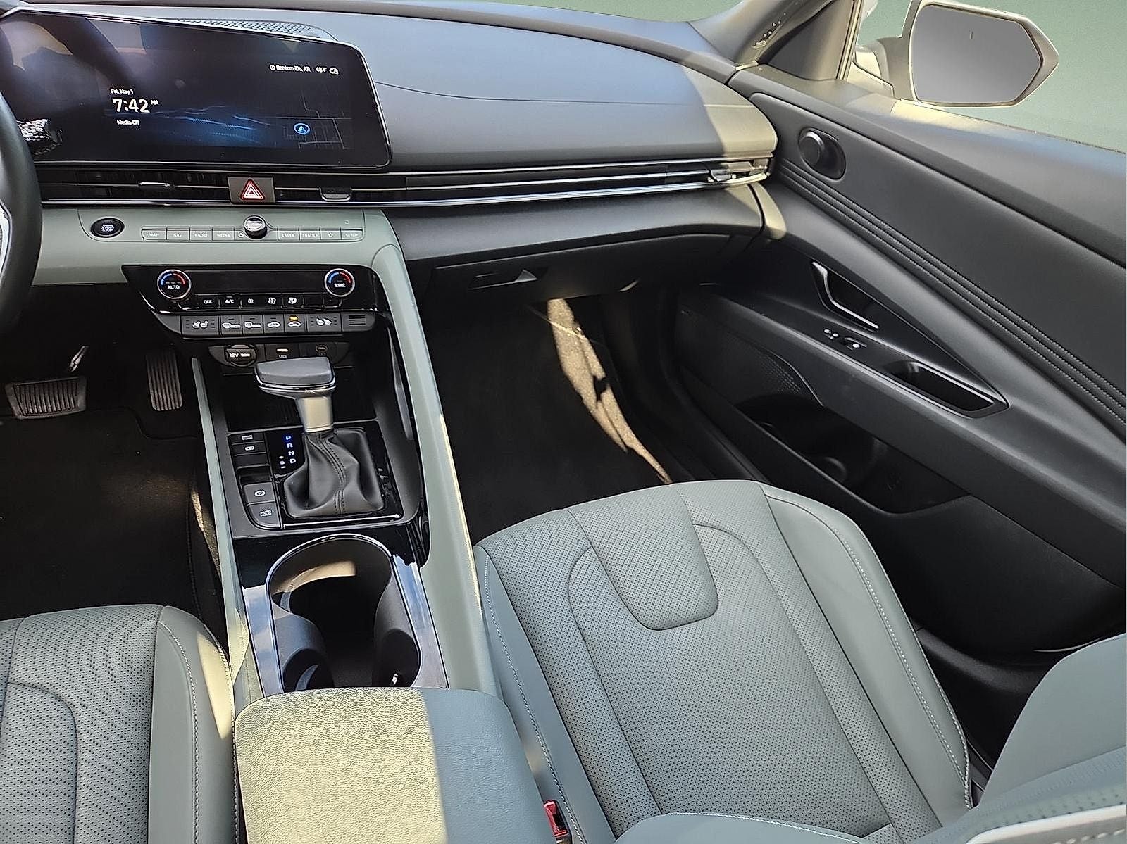 2025 Hyundai Elantra Hybrid Limited