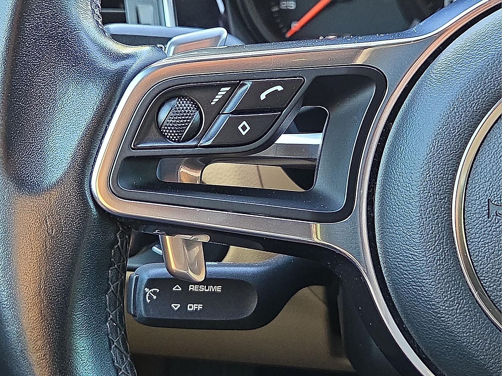 2018 Porsche Macan Base
