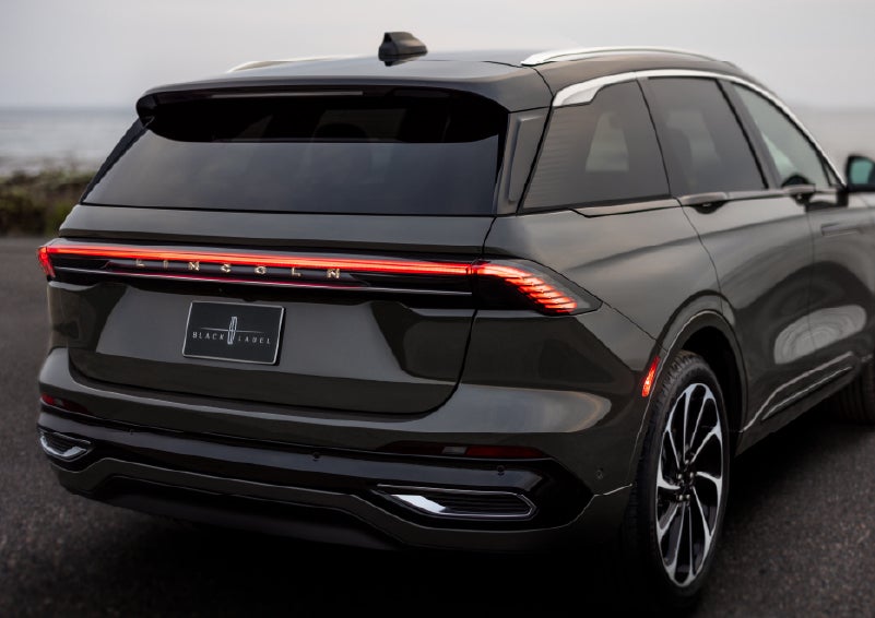 The rear of a 2025 Lincoln Black Label Nautilus® SUV displays full LED rear lighting. | McLarty Daniel Lincoln in Bentonville AR